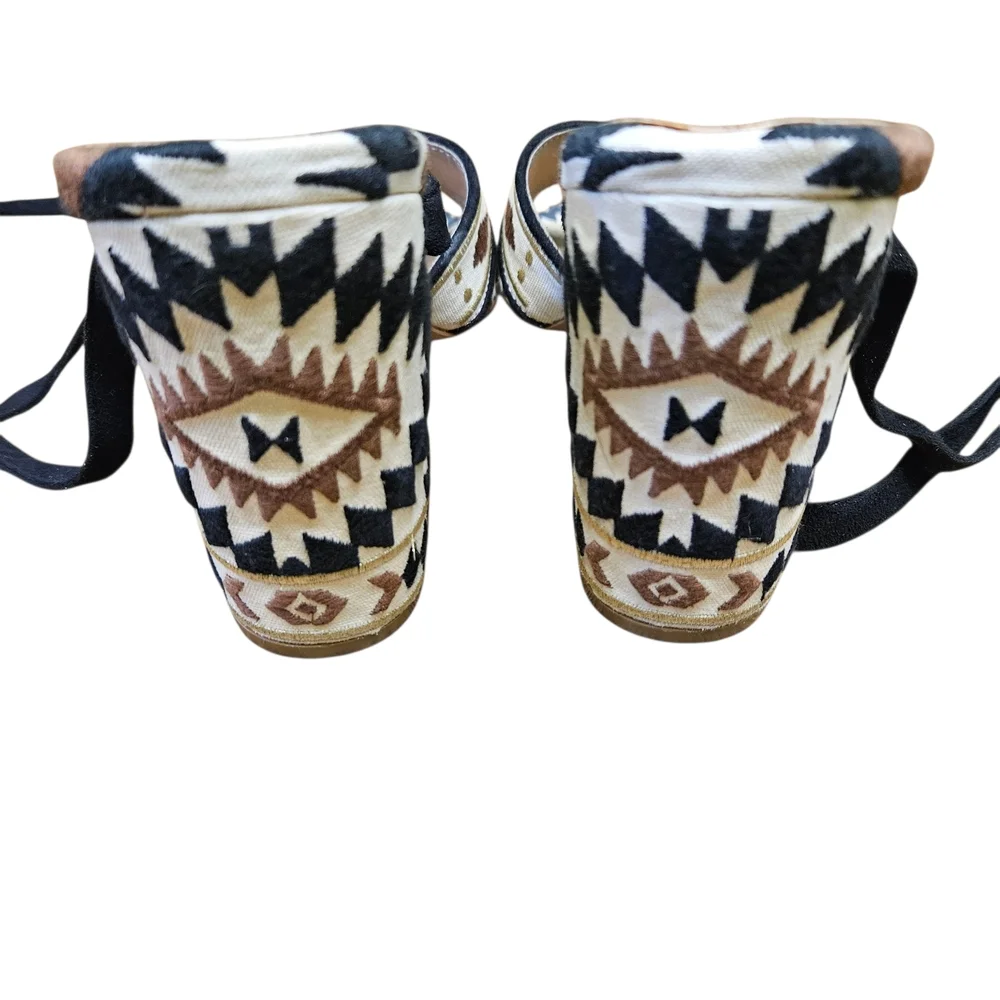 RELISTING SOON Lace up Heeled Sandals Size 7 Tribal Aztec Block Heels - Picture 10 of 16